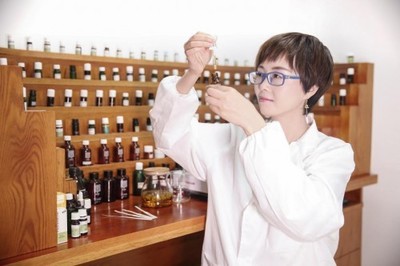 護(hù)手暖心，情暖“疫”線 化妝品研發(fā)為醫(yī)護(hù)人員辦實(shí)事