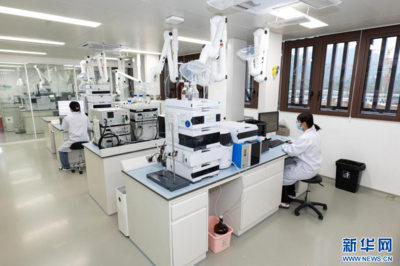 從“三個轉(zhuǎn)變”看中國化妝品品牌十年高質(zhì)量發(fā)展之路